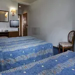 Meslay Republique Hotell 3*
