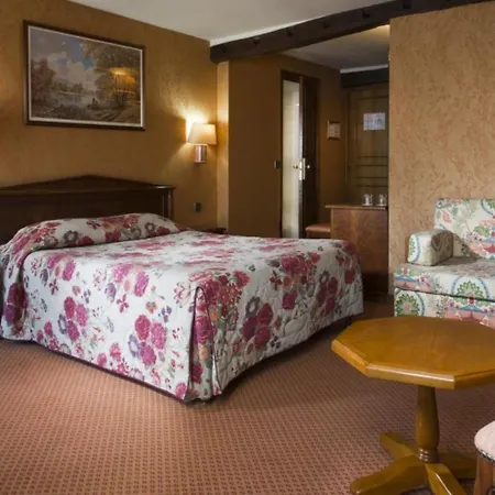 Hotell Meslay Republique 3*