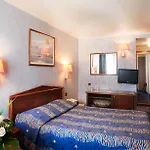 Meslay Republique Hotel
