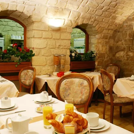 Hotel Meslay Republique 3*