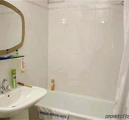 Meslay Republique Hotel