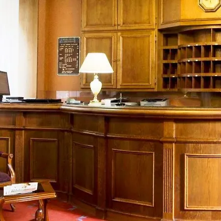 Meslay Republique 3*