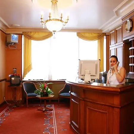 Meslay Republique 3*