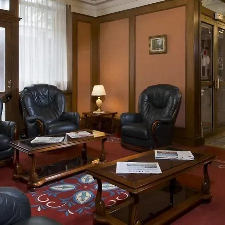 Meslay Republique Hotel