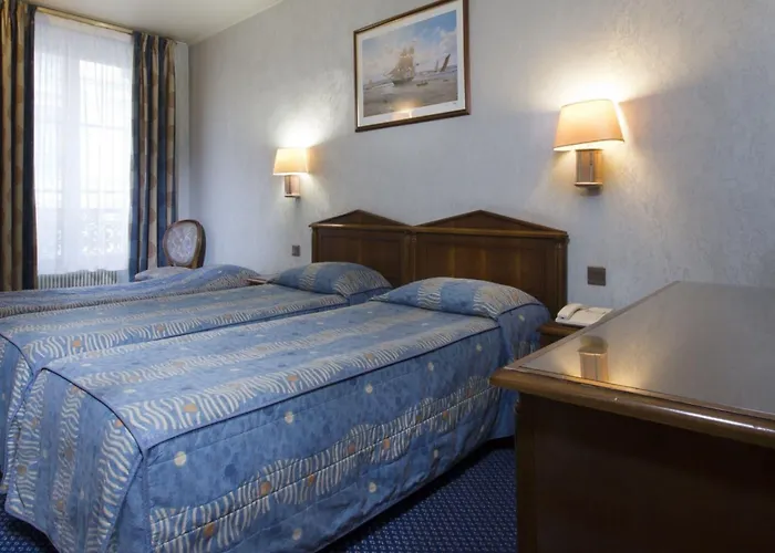 Meslay Republique Hotel 3*