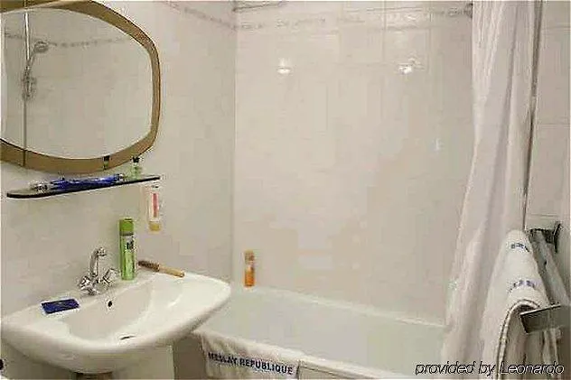 Meslay Republique Hotel