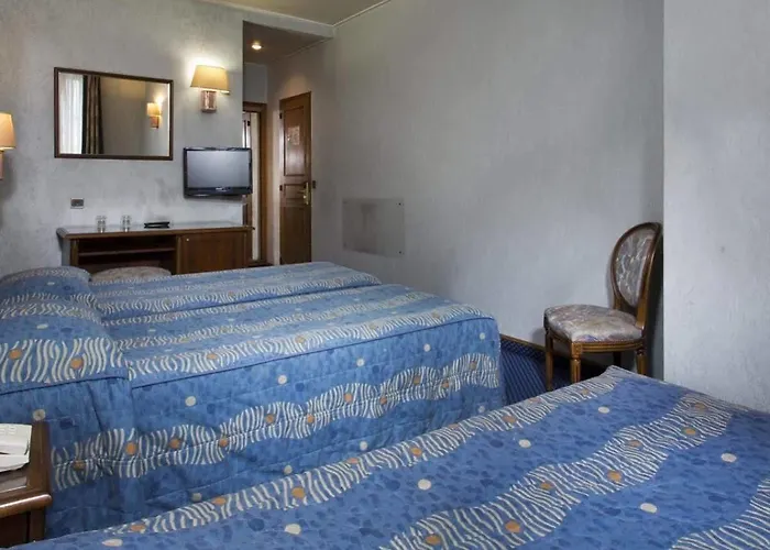 Meslay Republique Hotel 3*