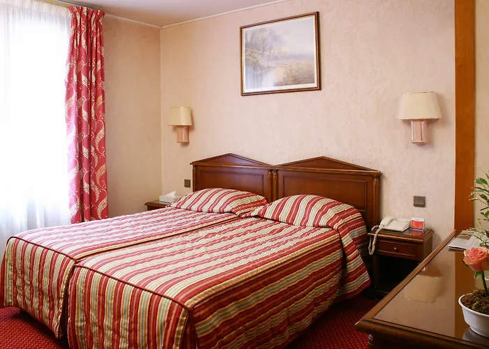 Meslay Republique Hotel