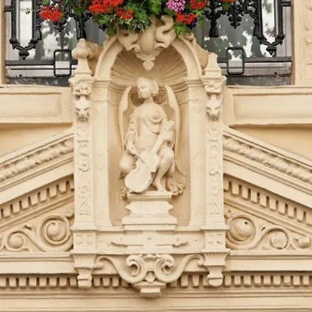 Meslay Republique 3* Paris