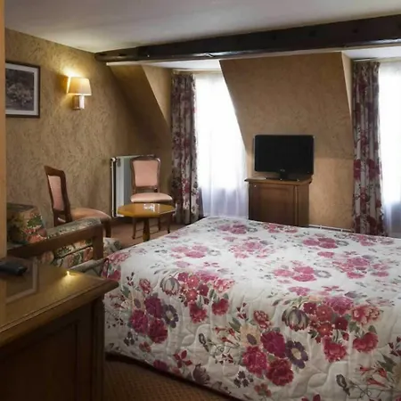 Meslay Republique Hotel
